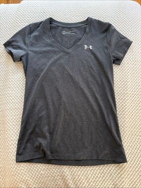 Under Armour Women's Dark Gray V-Neck Performance Tee